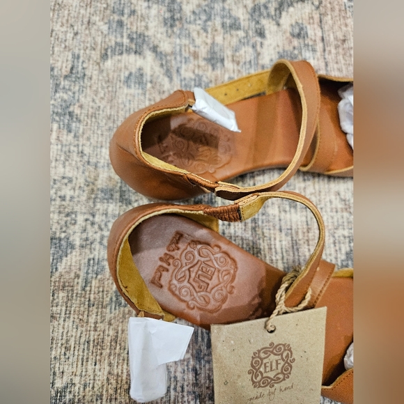 ELF Leather Flats - Picture 5 of 7